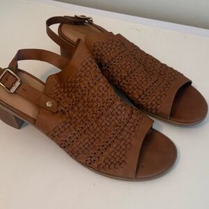 Universal Thread Tan Woven Sandals
